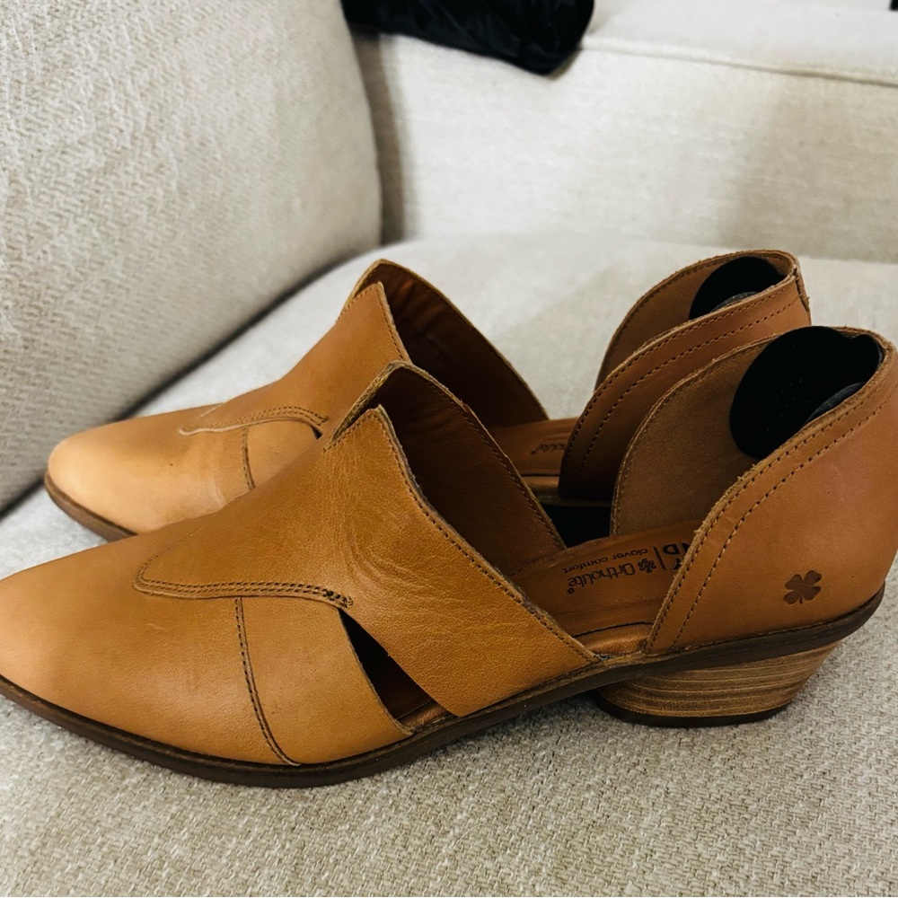 Lucky Brand Leather Cut-Out Booties - Size 7.5 - Picture 3 of 4